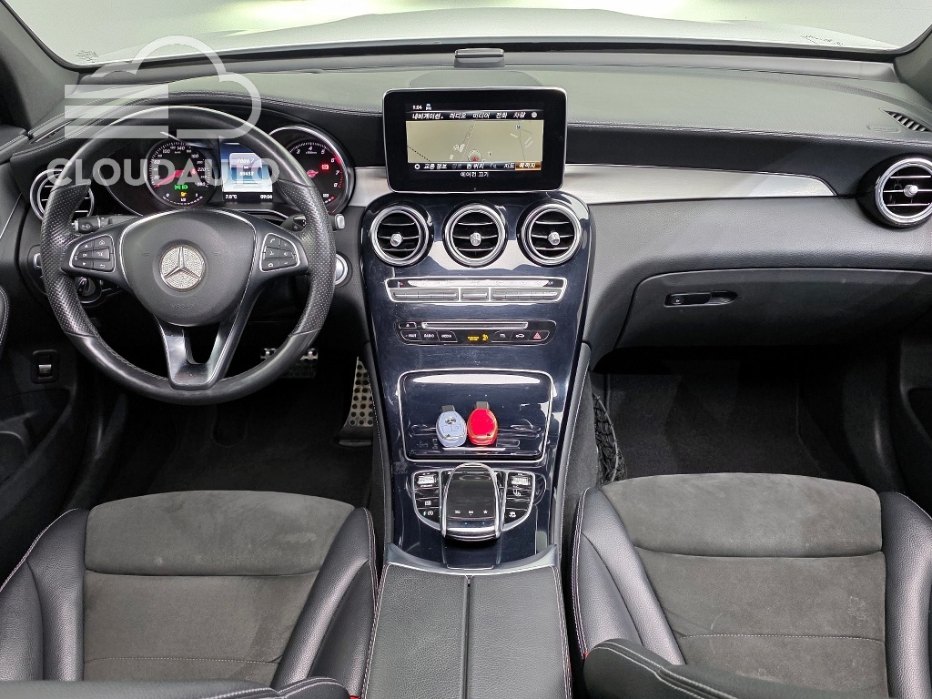 2019 Mercedes-Benz GLC GLC300 4MATIC AMG Line Coupe - Image 7