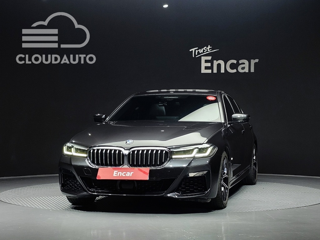 2022 BMW 5 Series 530i M Sports - Image 3