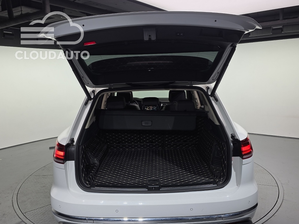 2021 Volkswagen Touareg 3.0 TDI Prestige - Image 20