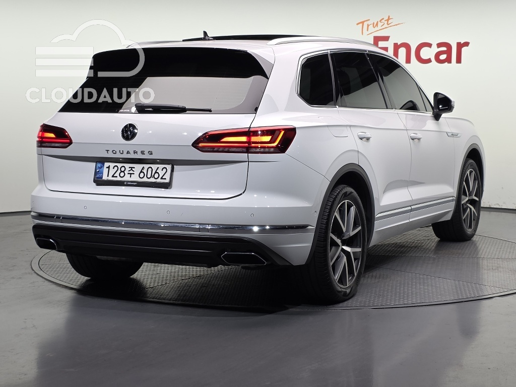 2021 Volkswagen Touareg 3.0 TDI Prestige - Image 2