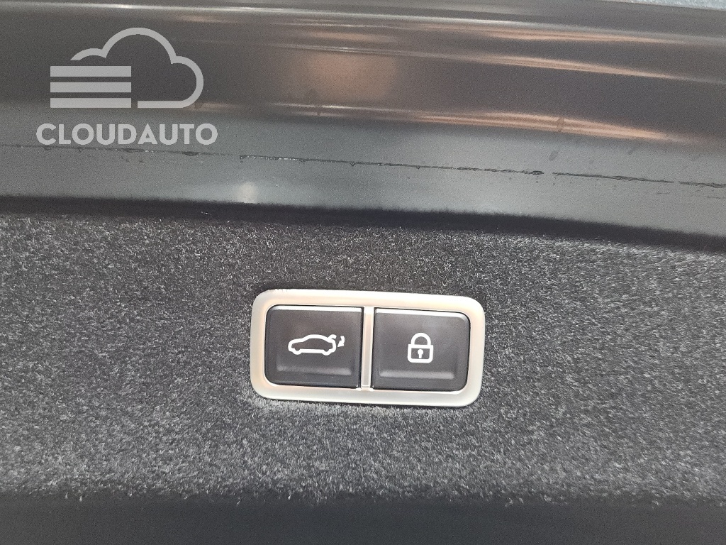 2023 Genesis G90 Gasoline 3.5 Turbo e-S/C AWD LWB - Image 17