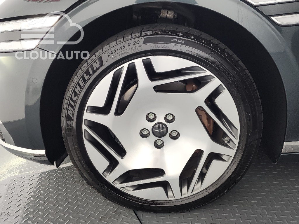 2023 Genesis G90 Gasoline 3.5 Turbo e-S/C AWD LWB - Image 5