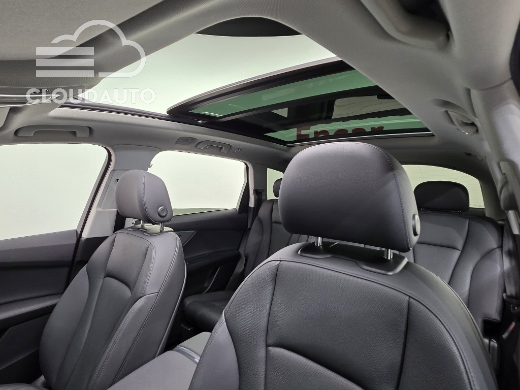 2022 Audi Q7 45 TDI - Image 12