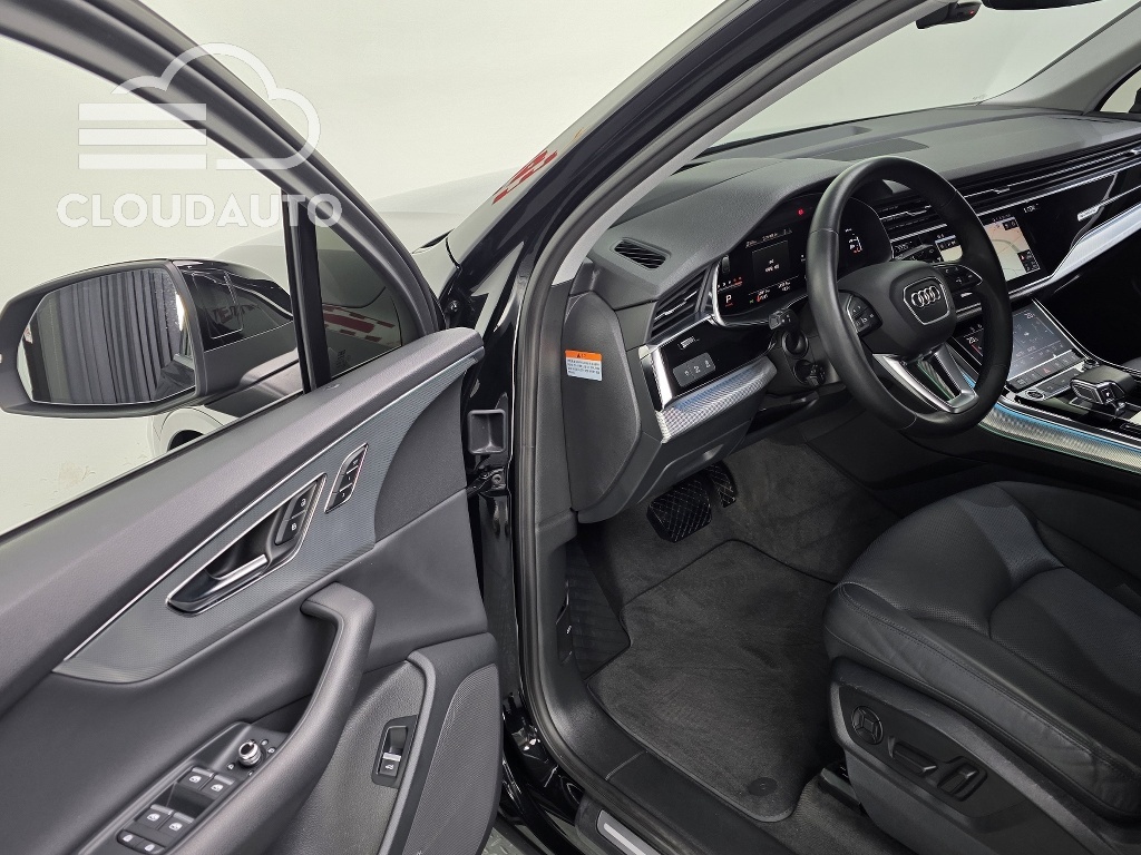2022 Audi Q7 45 TDI - Image 13