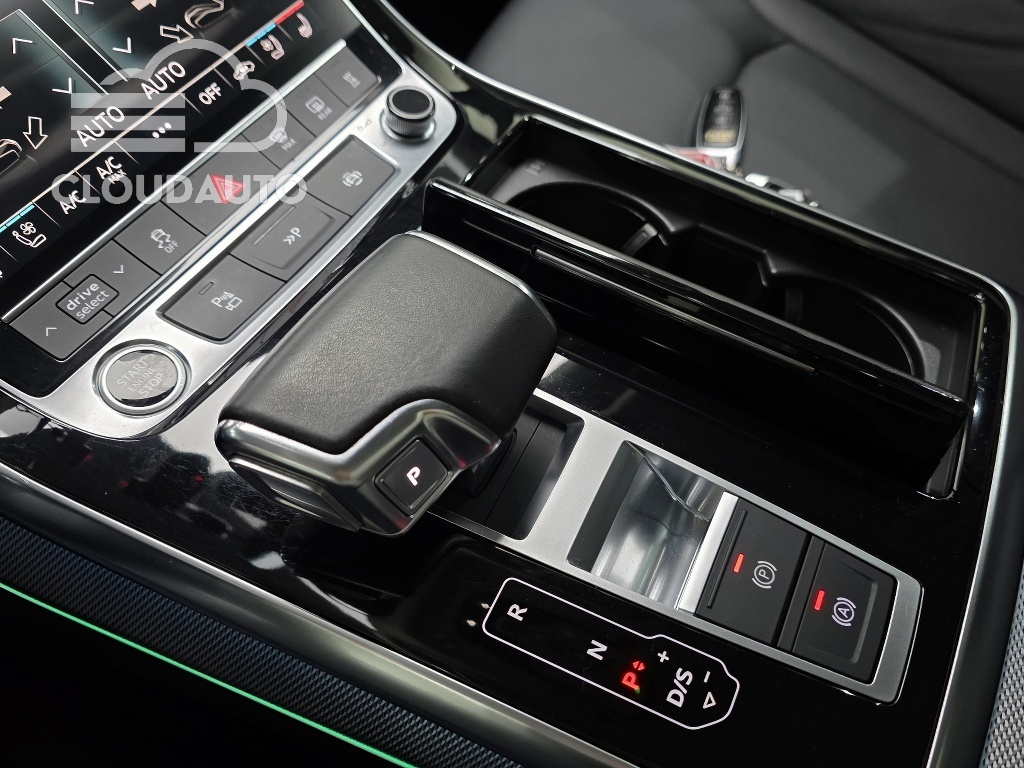 2022 Audi Q7 45 TDI - Image 9