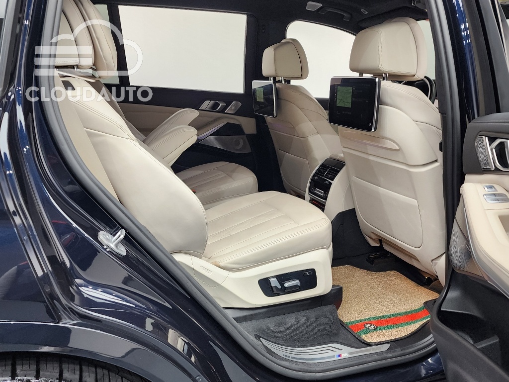 2022 BMW X7 xDrive 40i M Sports 6 - Image 12