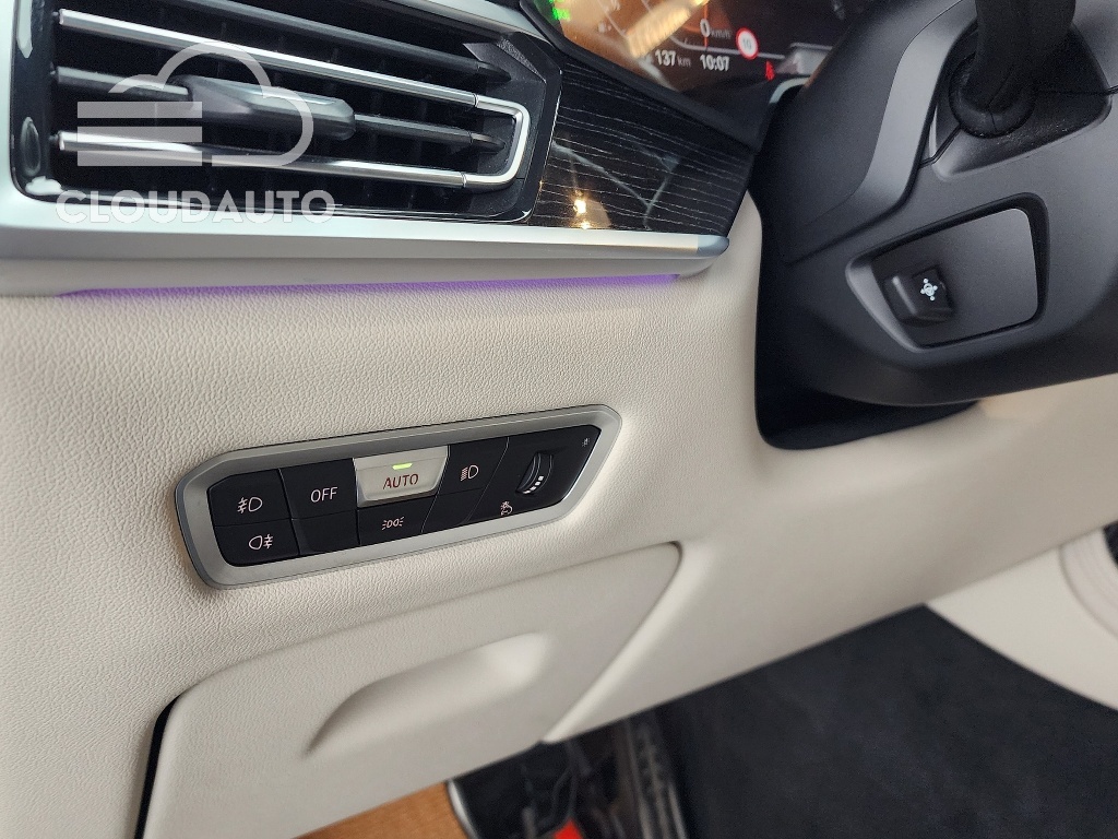 2022 BMW X7 xDrive 40i M Sports 6 - Image 14