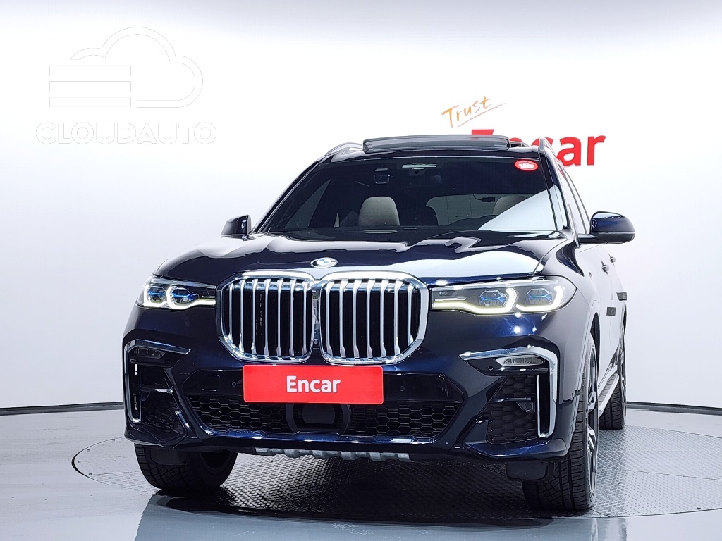 2022 BMW X7 xDrive 40i M Sports 6 - Image 3