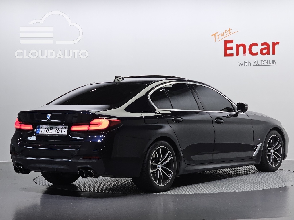 2022 BMW 5 Series 520i M Sports - Image 2