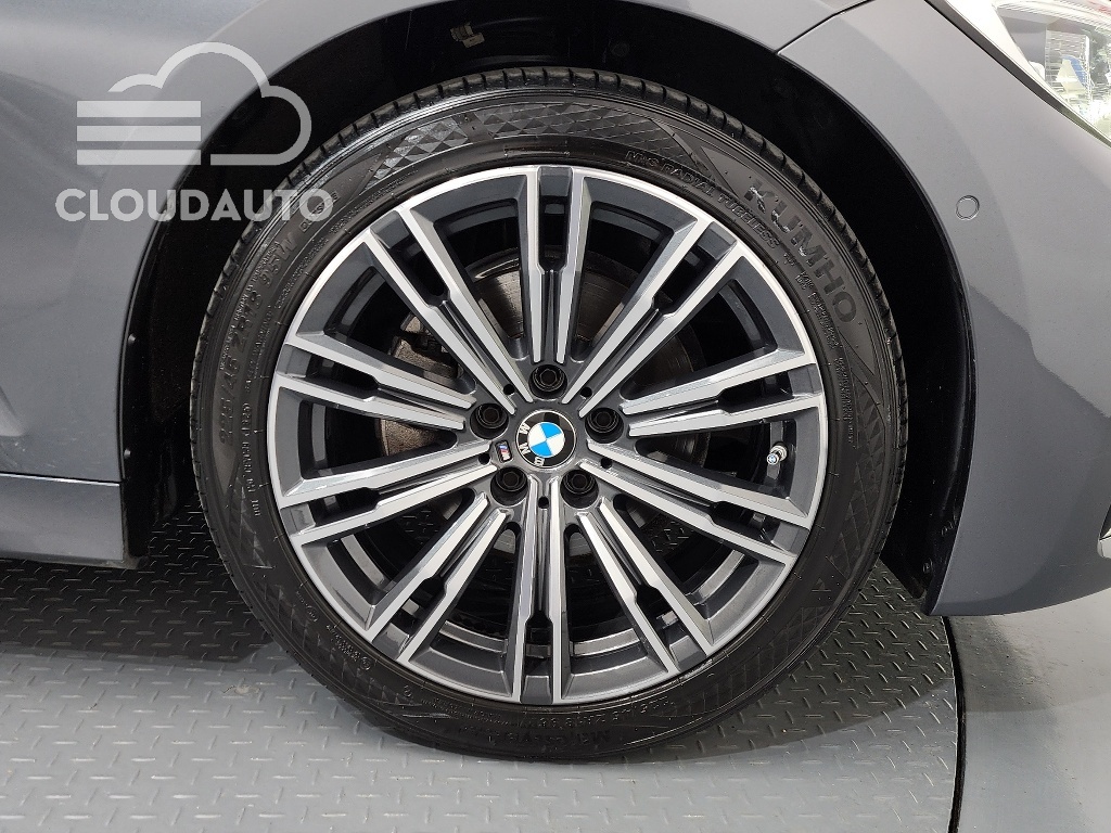 2020 BMW 3 Series 320i M Sports - Image 5