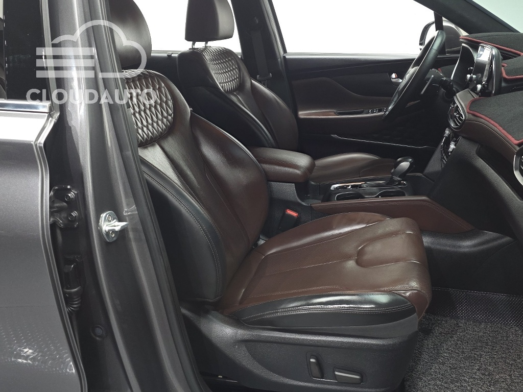 2020 Hyundai Santa Fe Gasoline 2.0T 2WD - Image 10
