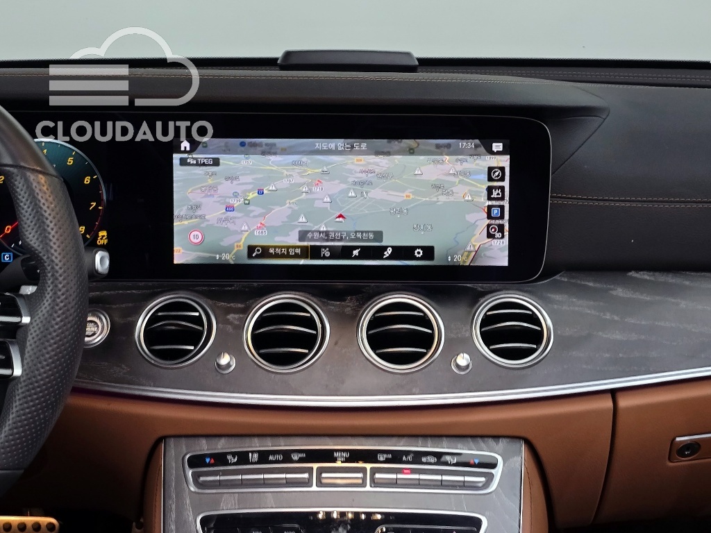 2021 Mercedes-Benz E-Class E350 4MATIC AMG Line - Image 14