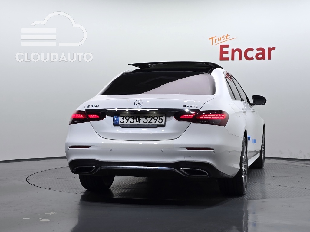 2021 Mercedes-Benz E-Class E350 4MATIC AMG Line - Image 4