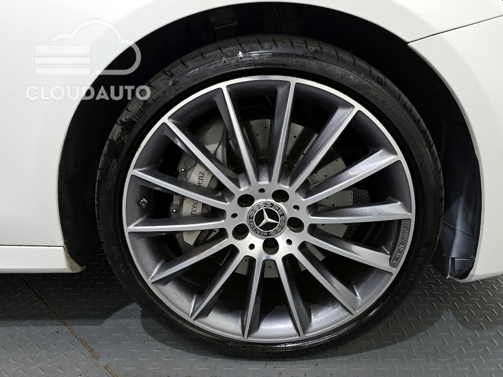 2021 Mercedes-Benz E-Class E350 4MATIC AMG Line - Image 5