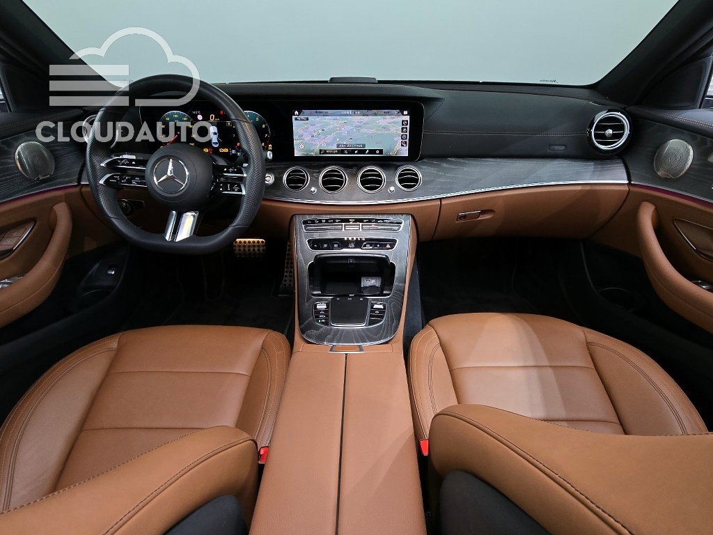 2021 Mercedes-Benz E-Class E350 4MATIC AMG Line - Image 7