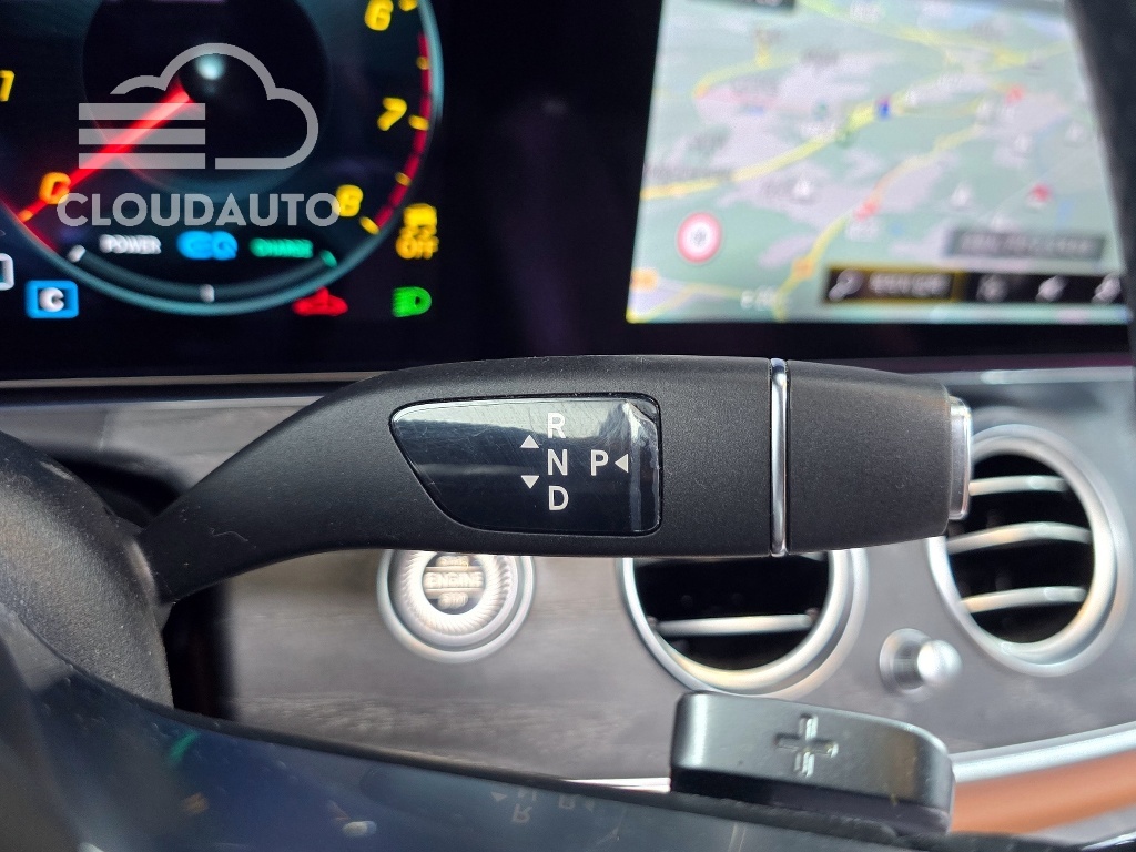 2021 Mercedes-Benz E-Class E350 4MATIC AMG Line - Image 9