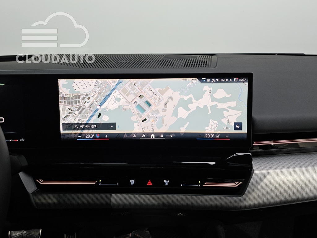 2024 BMW 5 Series 520i M Sports - Image 13