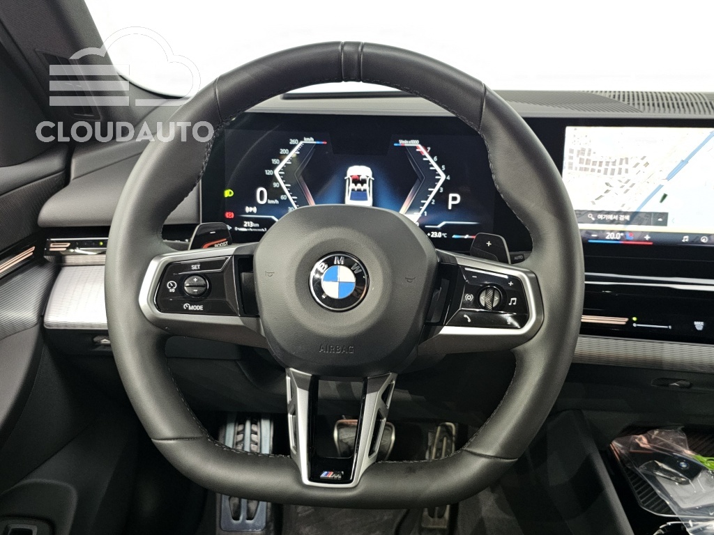 2024 BMW 5 Series 520i M Sports - Image 14