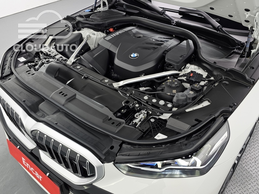 2024 BMW 5 Series 520i M Sports - Image 6