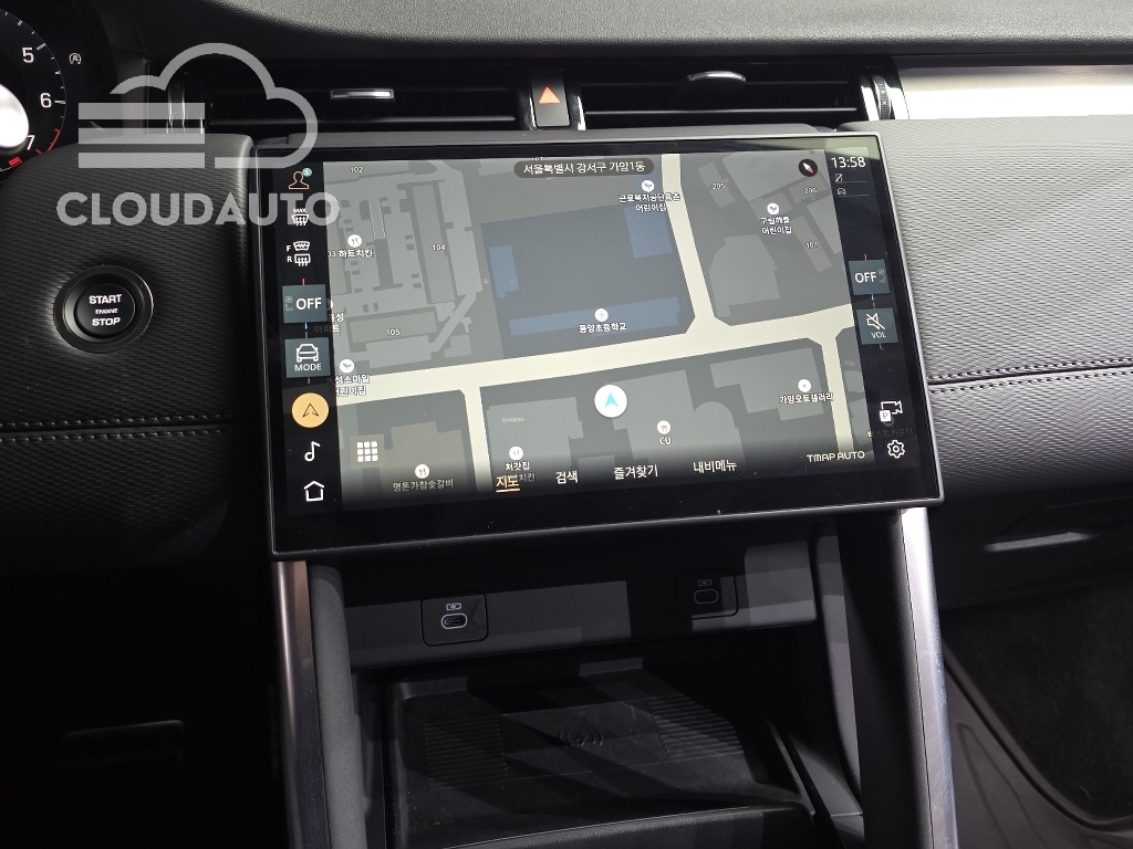 2025 Land Rover Discovery Sport P250 SE - Image 14