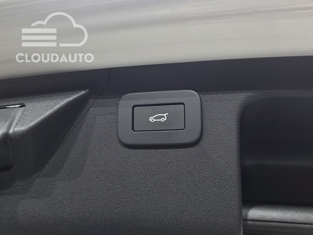 2025 Land Rover Discovery Sport P250 SE - Image 19