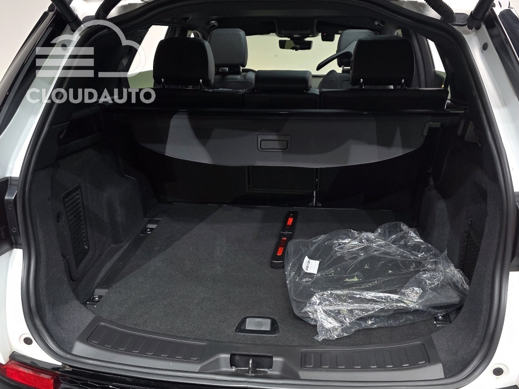 2025 Land Rover Discovery Sport P250 SE - Image 20