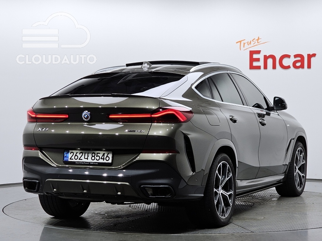 2023 BMW X6 xDrive40i M Sports - Image 2