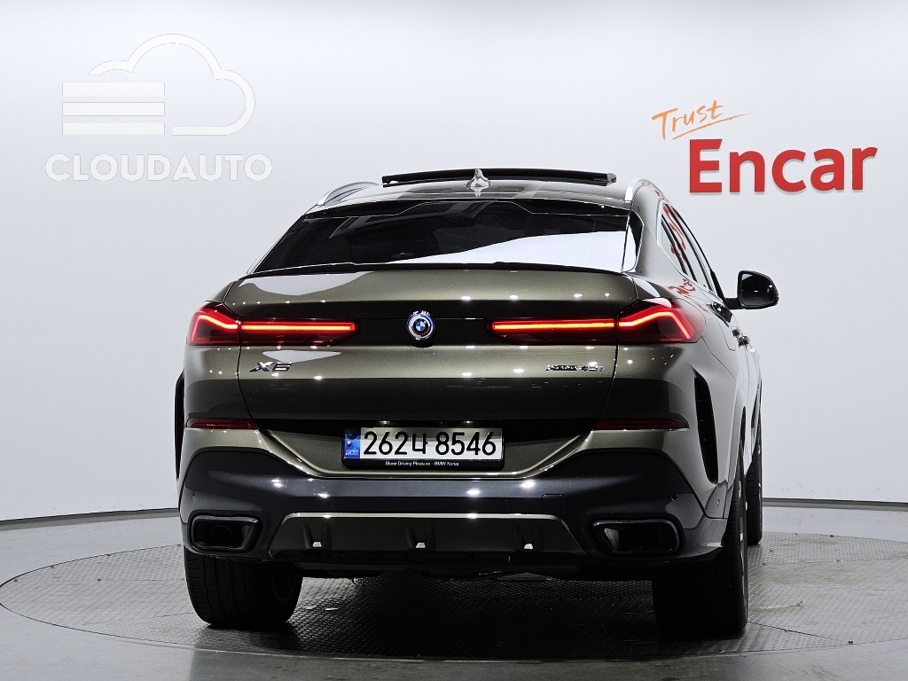 2023 BMW X6 xDrive40i M Sports - Image 4