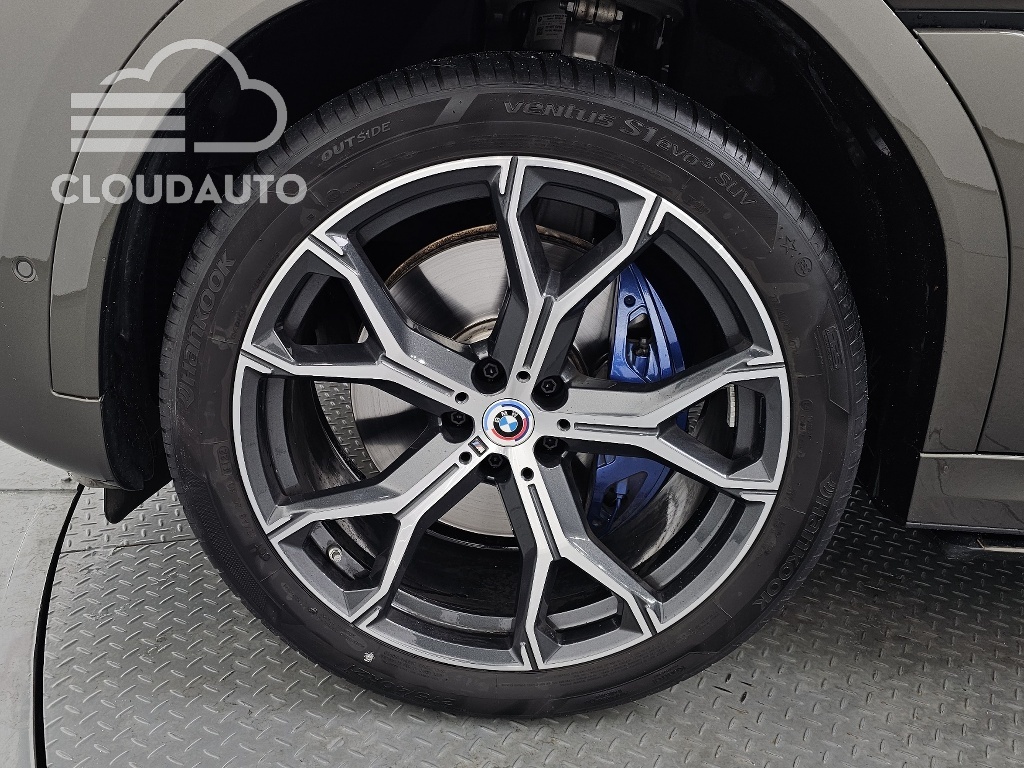 2023 BMW X6 xDrive40i M Sports - Image 5