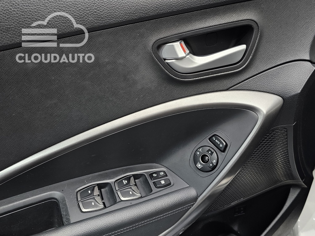 2015 Hyundai Santa Fe Diesel 2.0 2WD Premium - Image 16