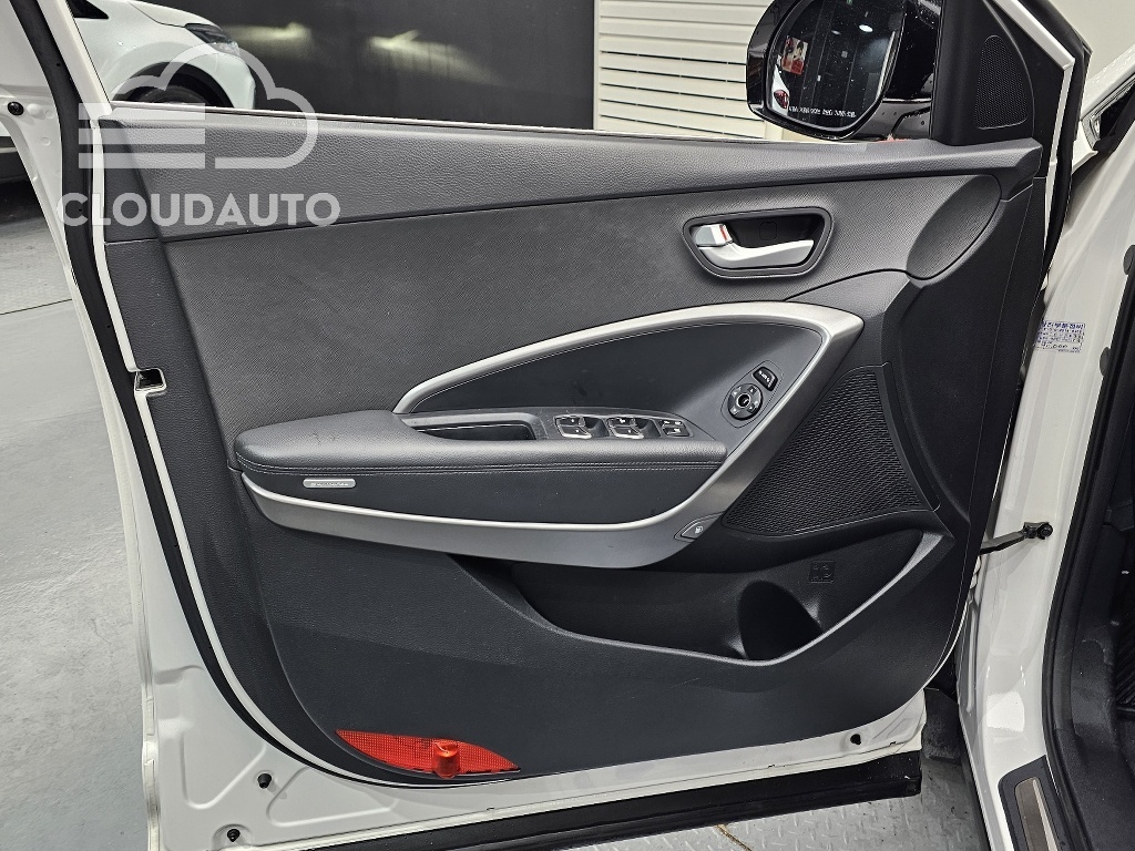 2015 Hyundai Santa Fe Diesel 2.0 2WD Premium - Image 24