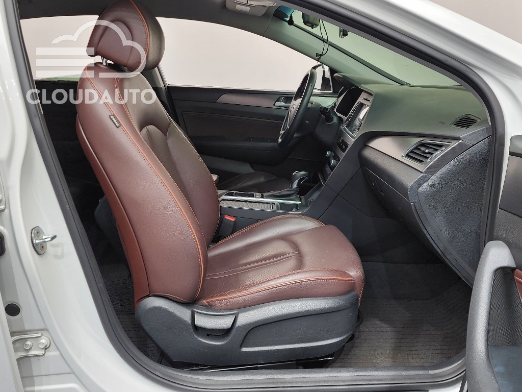 2017 Hyundai Sonata 2.0 Plus - Image 11