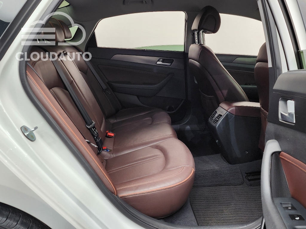 2017 Hyundai Sonata 2.0 Plus - Image 12