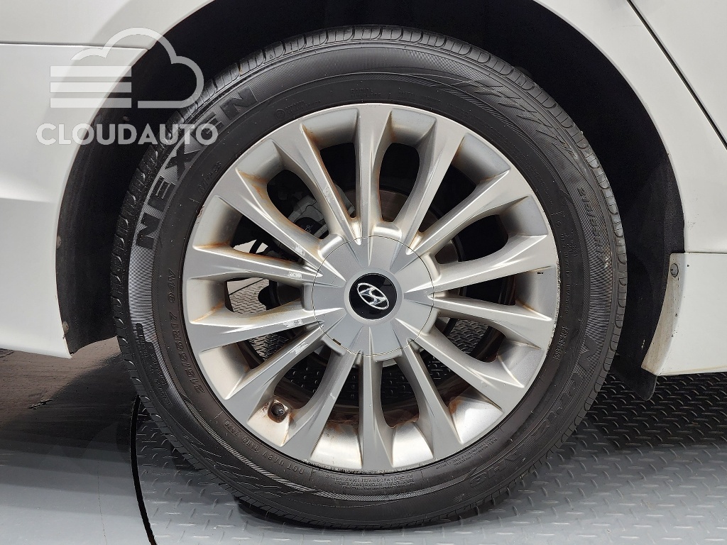 2017 Hyundai Sonata 2.0 Plus - Image 5
