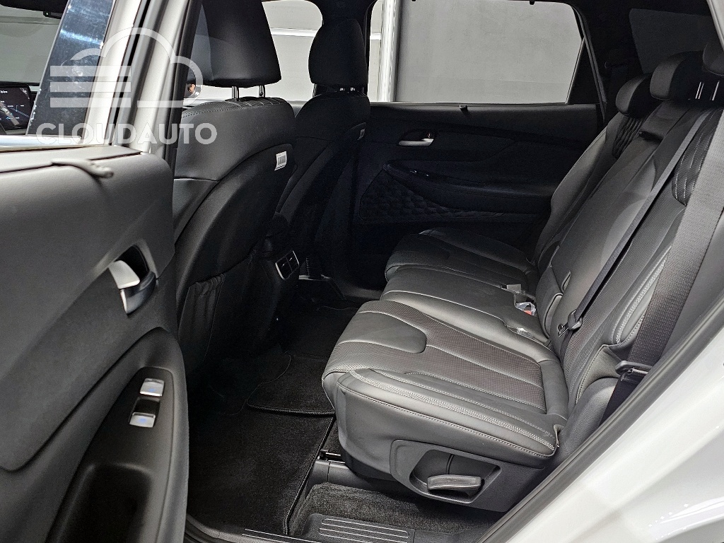 2021 Hyundai Santa Fe Gasoline 2.5T 2WD - Image 13