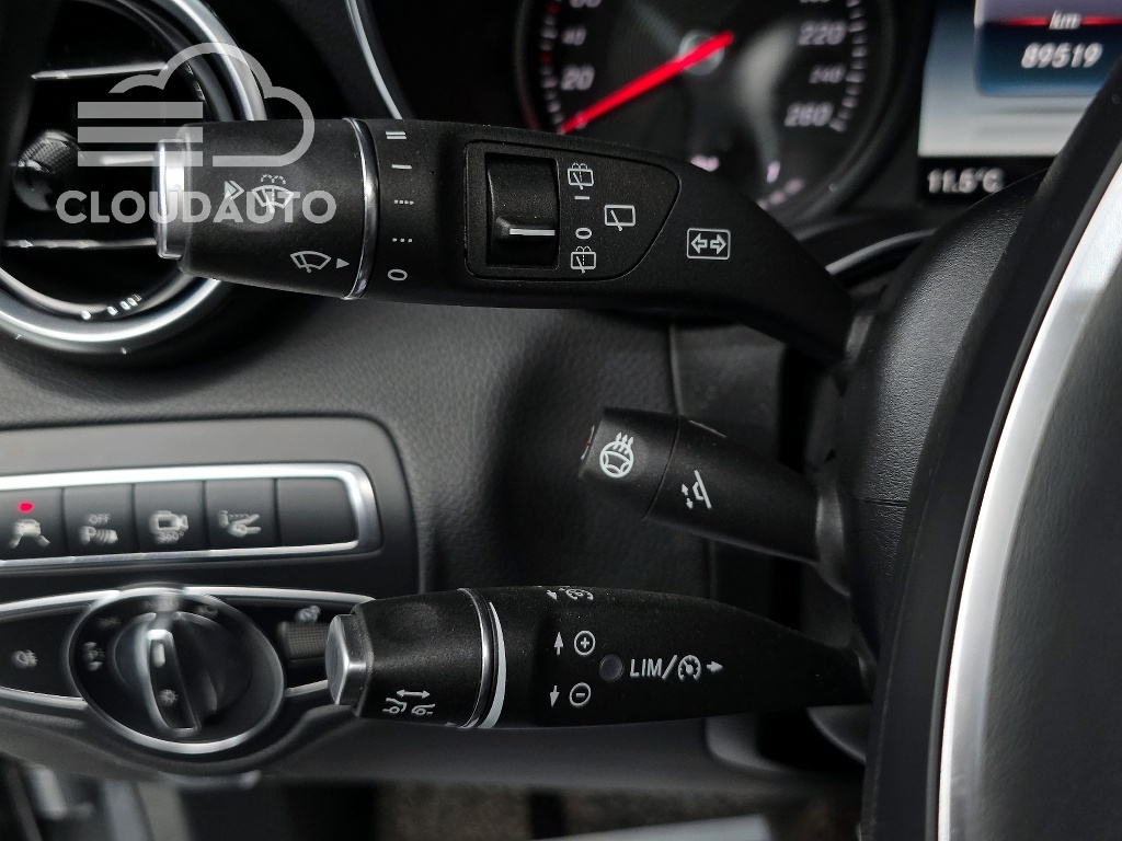 2019 Mercedes-Benz GLC GLC350e 4MATIC Premium - Image 17