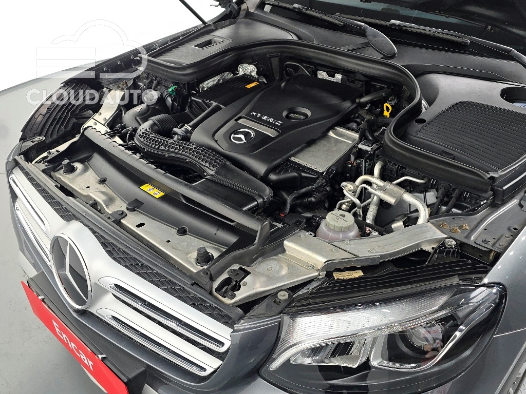 2019 Mercedes-Benz GLC GLC350e 4MATIC Premium - Image 6