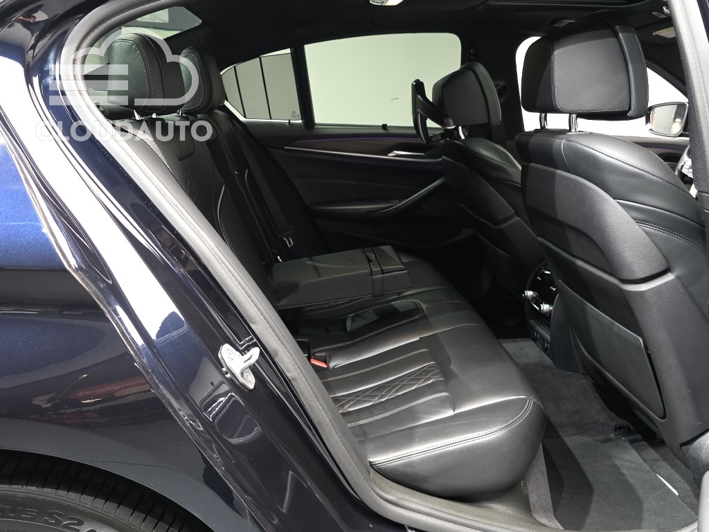 2018 BMW 5 Series 520d xDrive M Sports Plus - Image 11