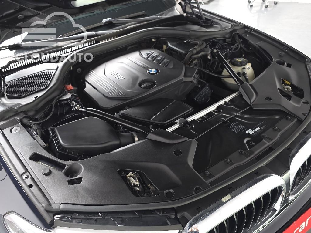 2018 BMW 5 Series 520d xDrive M Sports Plus - Image 6
