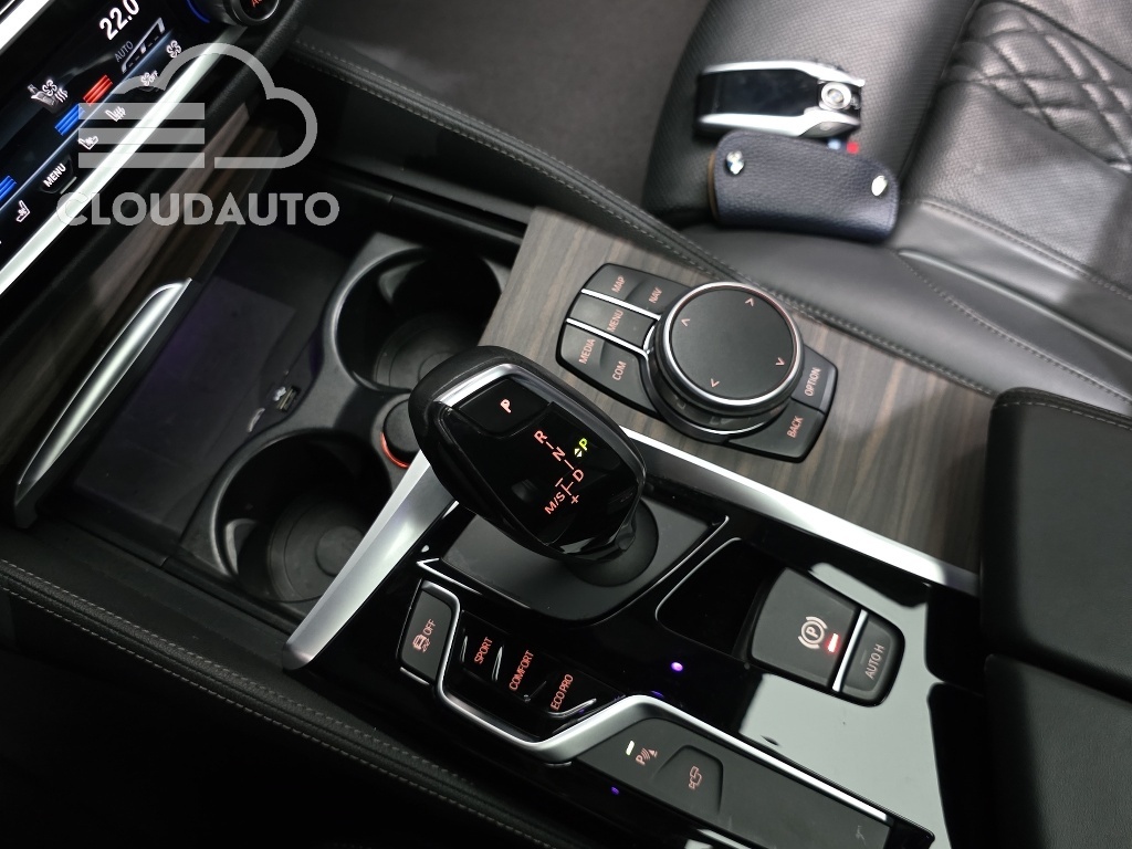 2018 BMW 5 Series 520d xDrive M Sports Plus - Image 9