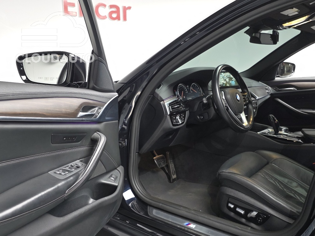 2018 BMW 5 Series 520d xDrive M Sports Plus - Image 10