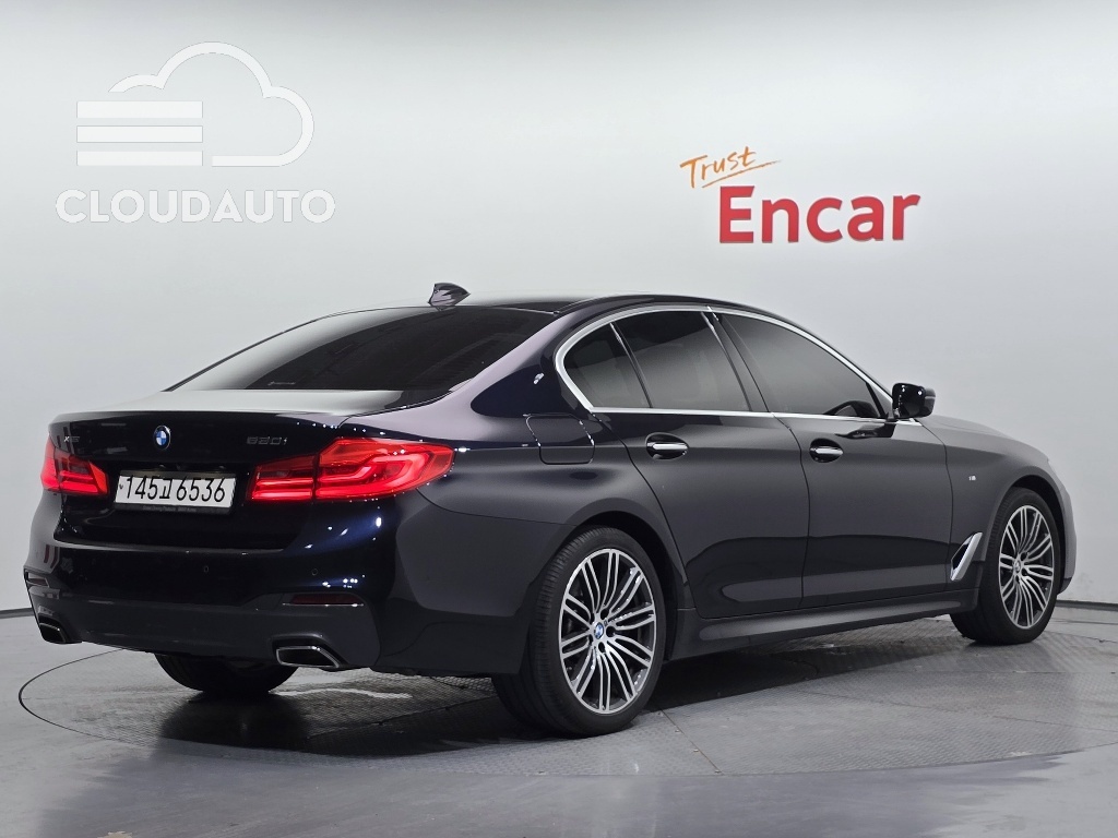 2018 BMW 5 Series 530i xDrive M Sports Plus - Image 2