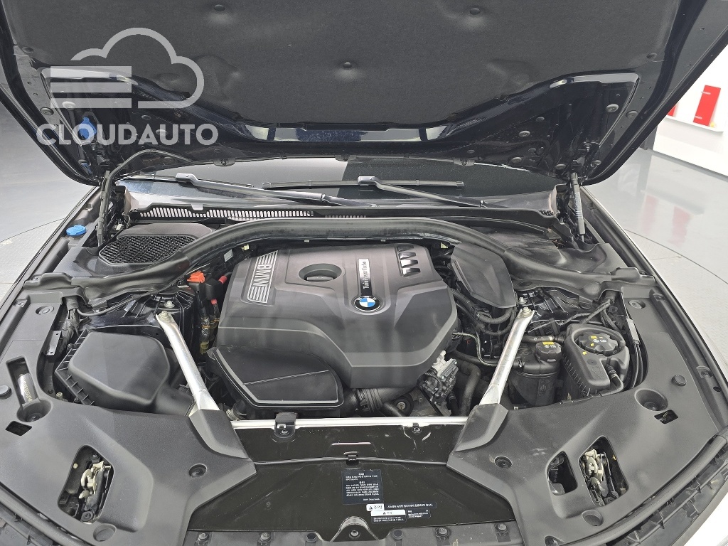 2018 BMW 5 Series 530i xDrive M Sports Plus - Image 6