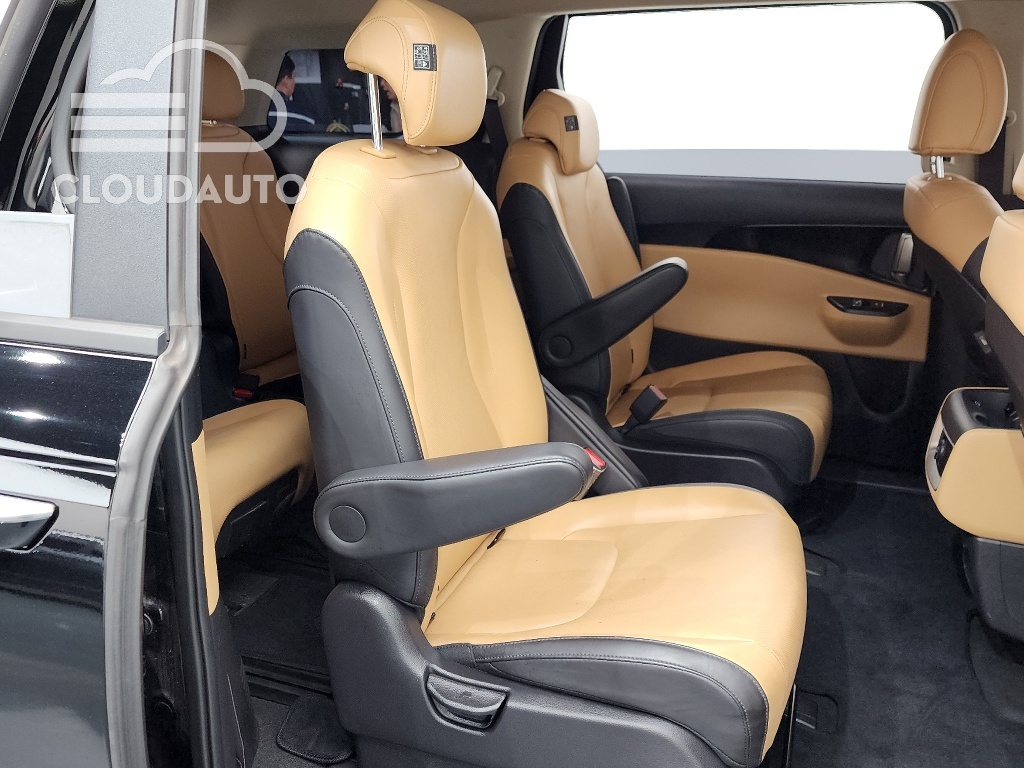 2023 Kia Carnival 9 Prestige - Image 12