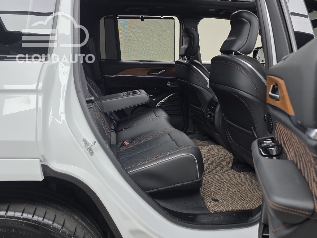 2023 Jeep Grand Cherokee 4xe - Image 12