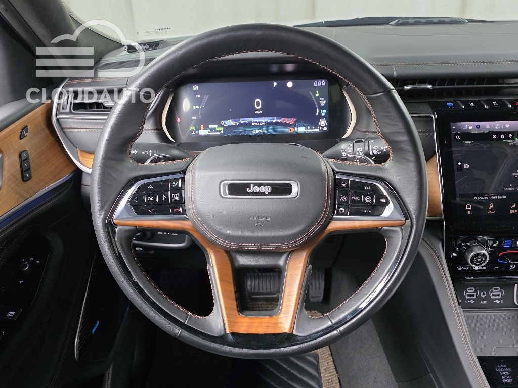 2023 Jeep Grand Cherokee 4xe - Image 13