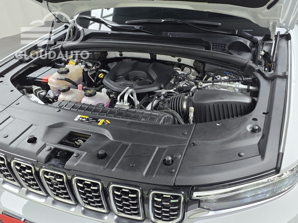2023 Jeep Grand Cherokee 4xe - Image 6