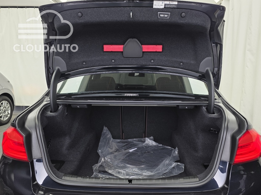 2019 BMW 5 Series 530i M Sports Plus - Image 20