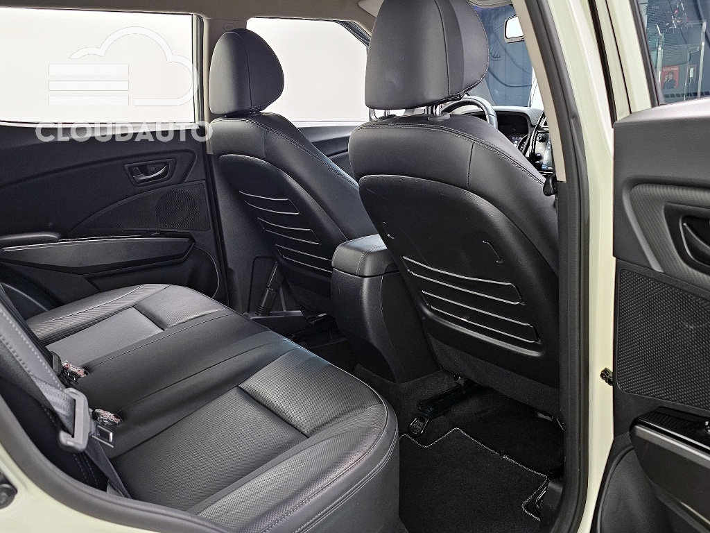 2021 SsangYong Tivoli Diesel 1.6 2WD - Image 11