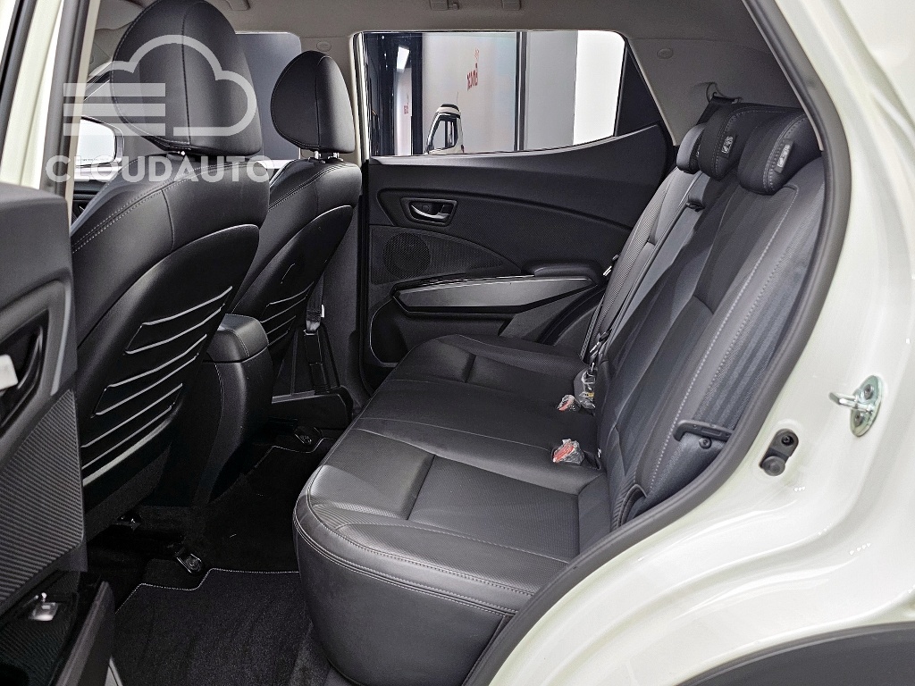 2021 SsangYong Tivoli Diesel 1.6 2WD - Image 12